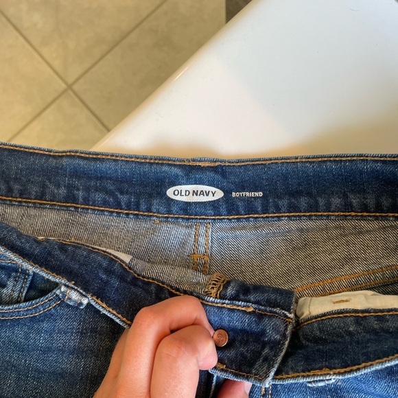 Old Navy Boyfriend Style High Waisted Denim Shorts - Picture 3 of 5